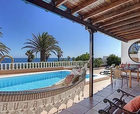 Sleeps 8 Pool Wifi Villa *