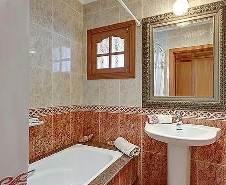 Sleeps 8 Pool Wifi Willa *