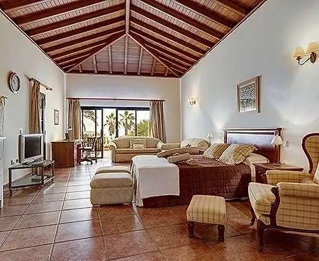 Sleeps 8 Pool Wifi Willa