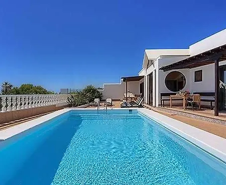 Sleeps 8 Pool Wifi Willa Costa Teguise