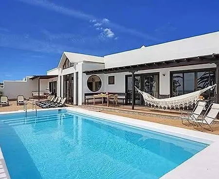 Willa Sleeps 8 Pool Wifi *