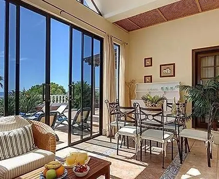 Sleeps 8 Pool Wifi Willa